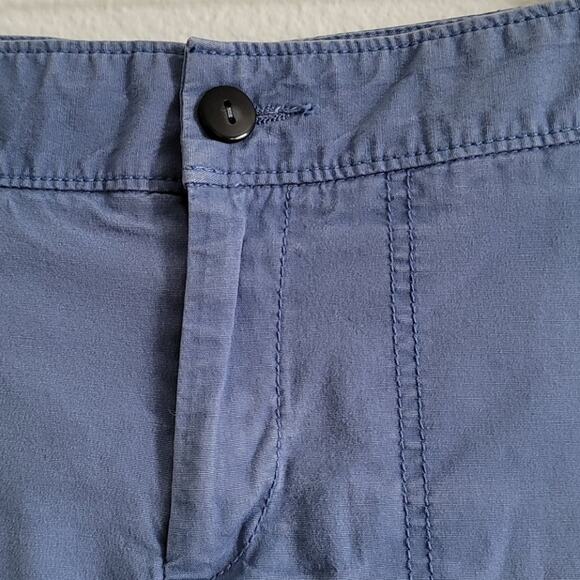DOCKERS Shorts Mid Rise Curvy Cargo Khaki Style Front Pockets Size 6 Faded Blue - Picture 3 of 9